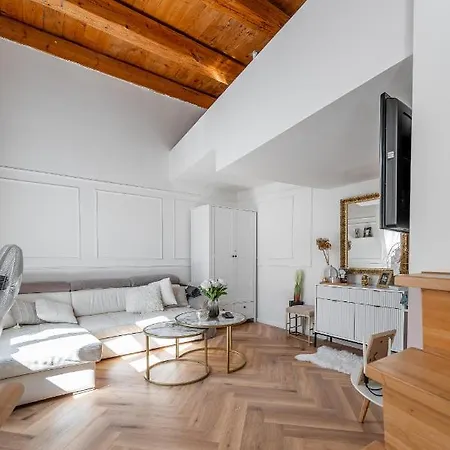 Apartment Hlavna Loft
